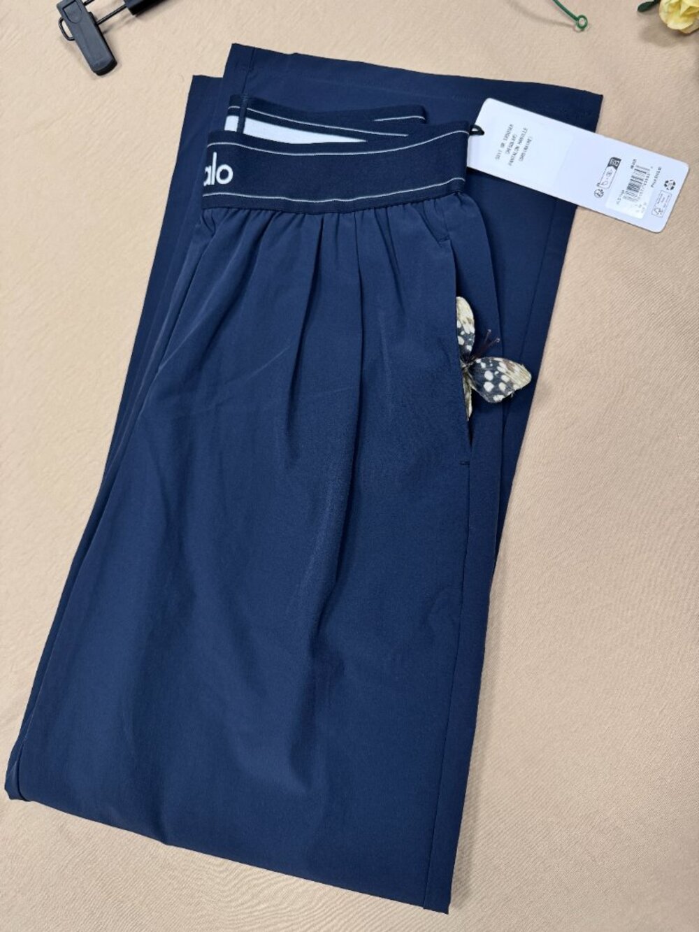 ALO Yoga🍦😋Suit Up Trouser Regular Navy Blue, Relaxed Wide Leg Pants NWT - Picture 3 of 8